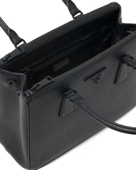 prada kleine tasche|Prada tasche herren.